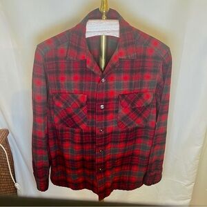 Vintage Pendleton Wool Red Plaid Button-Up Shirt sz M